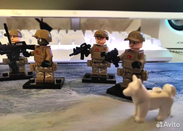 Lego человечки