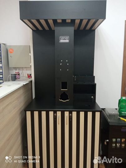 Стойка для кофейни самообслуживания лофт