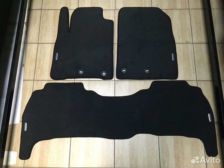 Велюровые Премиум ковры Тойота лк200 серые