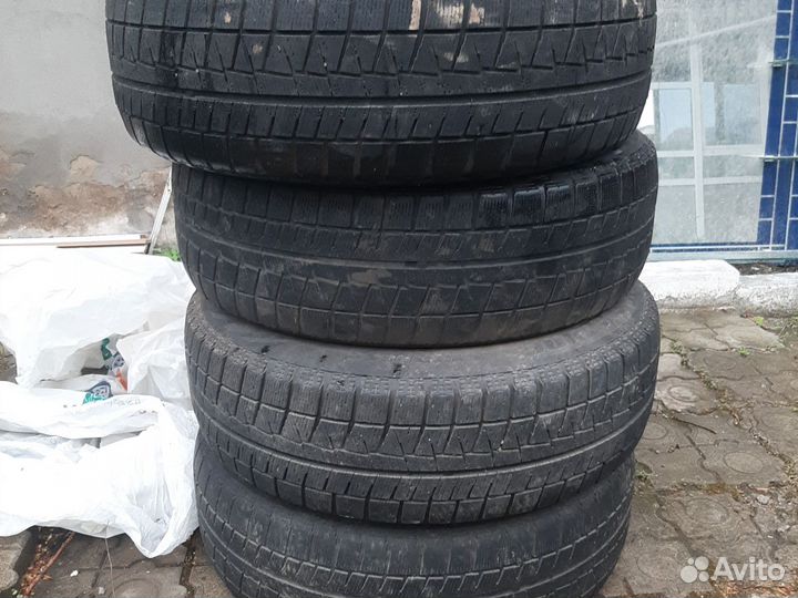 Bridgestone Blizzak Revo GZ 205/65 R16 98