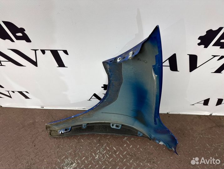 Крыло переднее правое Renault Megane 3