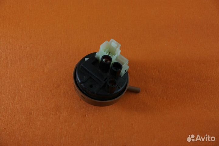 Датчик уровня воды в стиральной машины