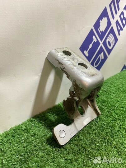 Петля двери задняя левая Peugeot 308 хэтчбек 1.6