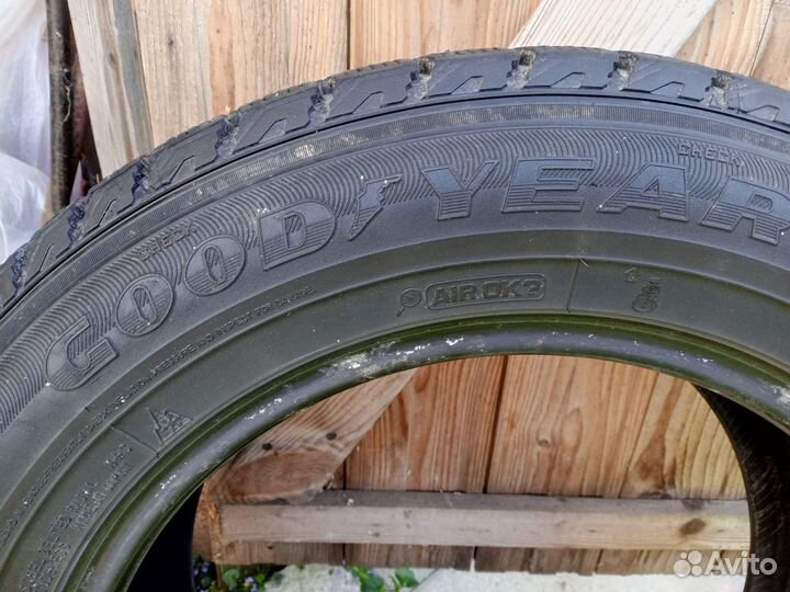 Goodyear Ice Navi Zea 215/60 R16