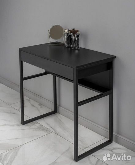 Туалетный столик