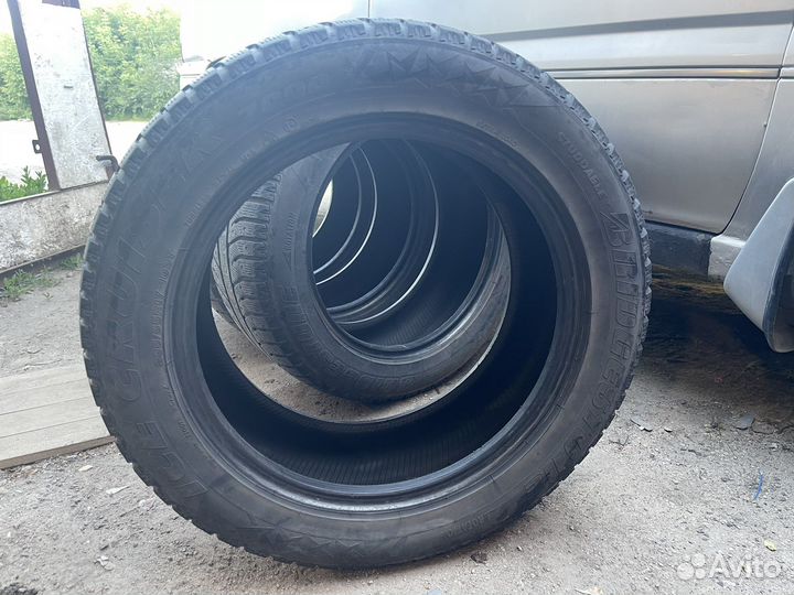 Bridgestone Ice Cruiser 7000 235/55 R17