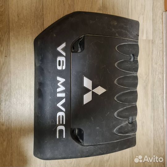 Крышка двигателя Mitsubishi Outlander XL