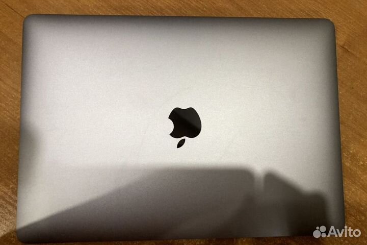 MacBook Pro 13 (2017), 256 гб, RAM 16 гб