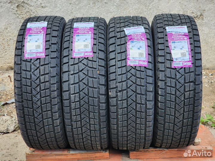 Tourador Winter Pro TSS1 235/60 R18 107T