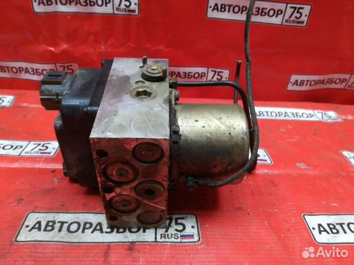 Блок abs Nissan Laurel HC35 RB20DE 1999