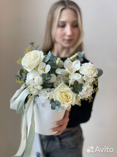 Композиция c тюльпанами и розами