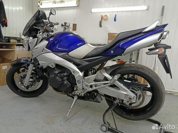 Suzuki GSR400