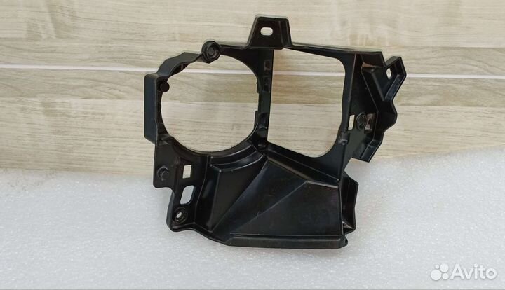 Lexus RX 4 дорест Крепление противотуманной фары R