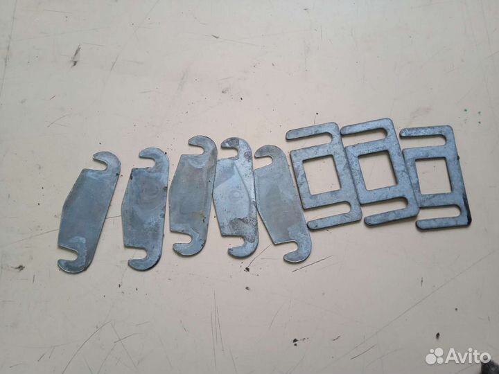 Петля замка двери Mercedes w123 мерседес 123