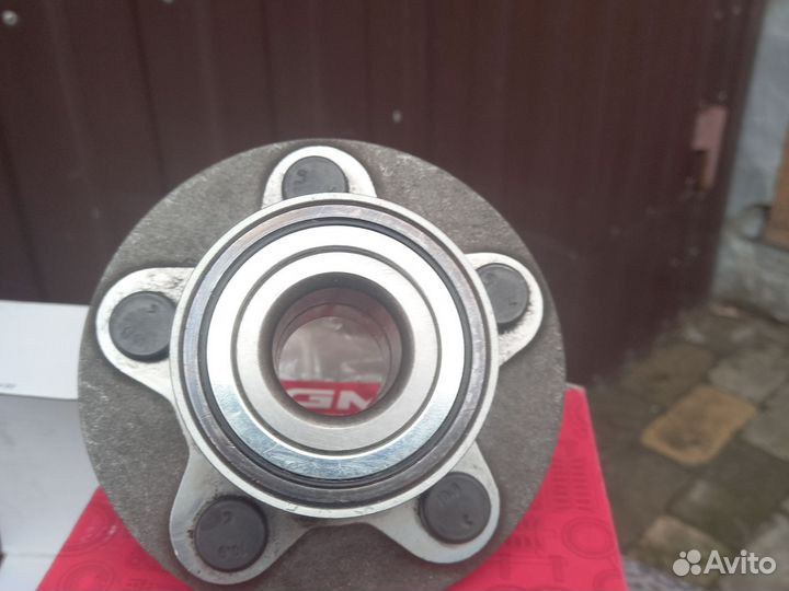 Задняя Ступица с подшипником на крайслер