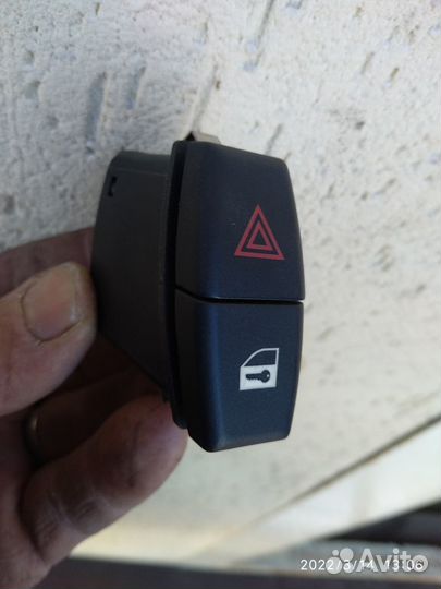 Кнопка аварийной сигнализацииия bmw