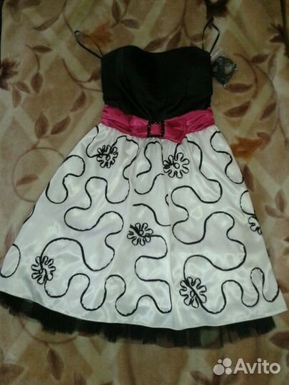 Изящное платье