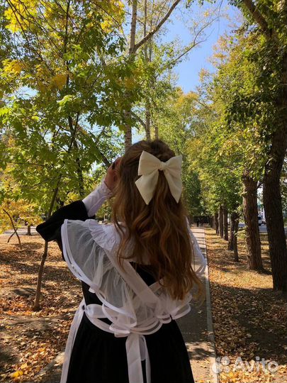 Белый школьный фартук