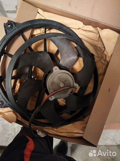 Вентилятор радиатора Peugeot Expert