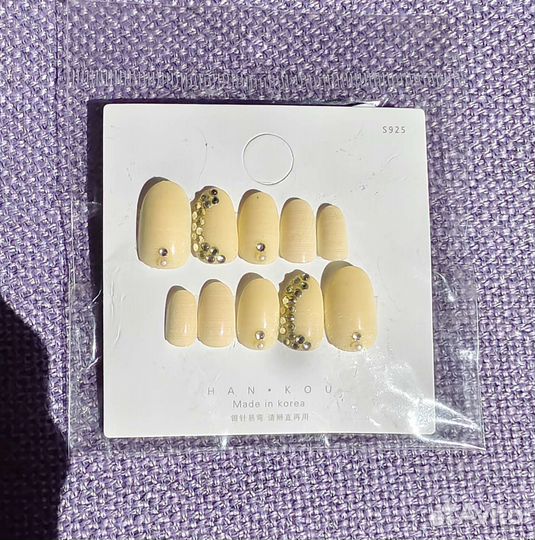 Накладные ногти с клеем