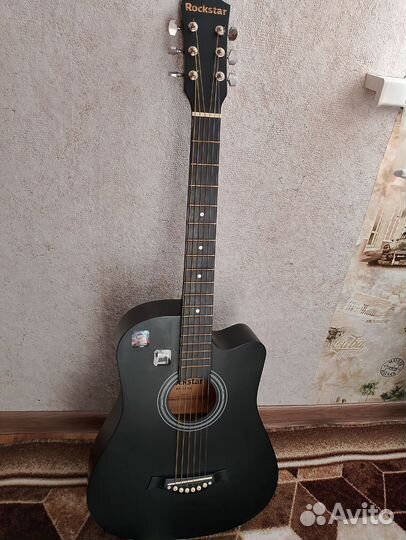 Акустическая гитара