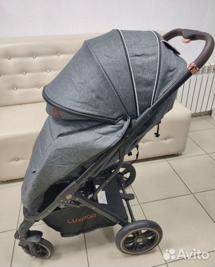 Прогулочная коляска Luxmom 609; мягкий ход