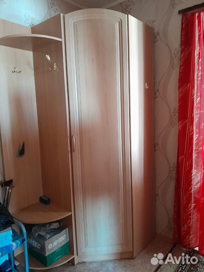 Угловой шкаф