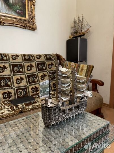 Корабль из монет