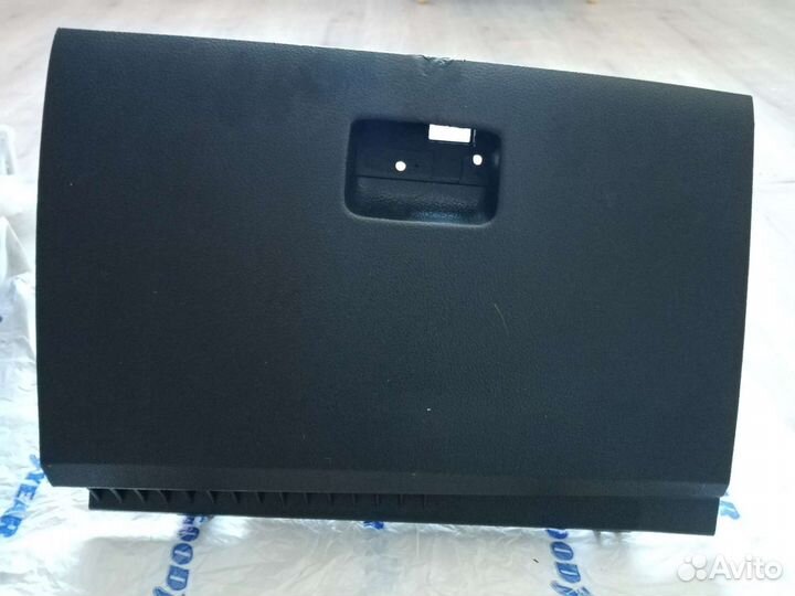 Бардачок Nissan Tiida C11 HR16DE 2012