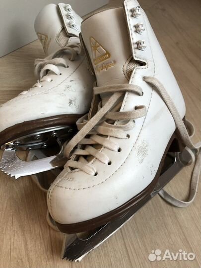 Фигурные коньки Jackson 13С