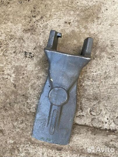 Зуб ковша Экскаватор Volvo EC140B