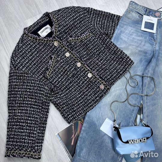 Жакет и джинсы Chanel