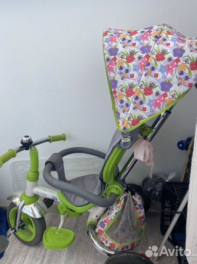 Трехколесный велосипед с ручкой