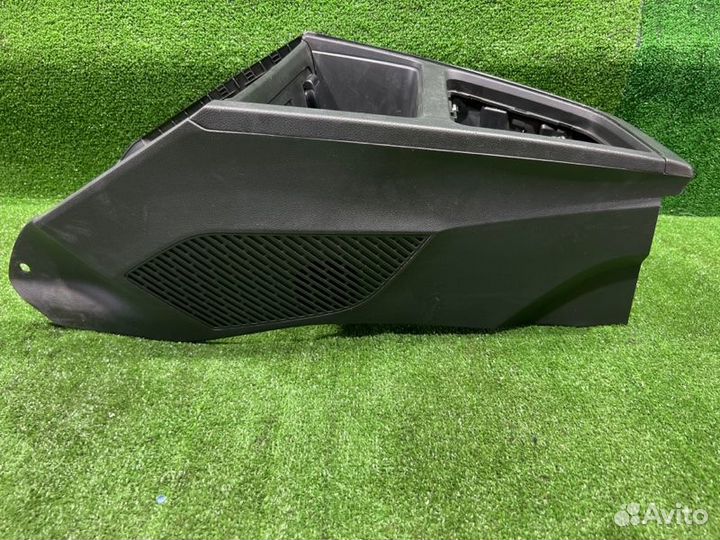 Консоль центральная Renault Duster кроссовер 1.5