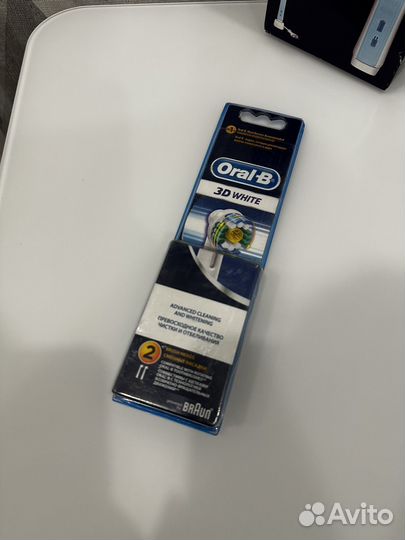 Электрическая зубная щетка Oral-b,новая