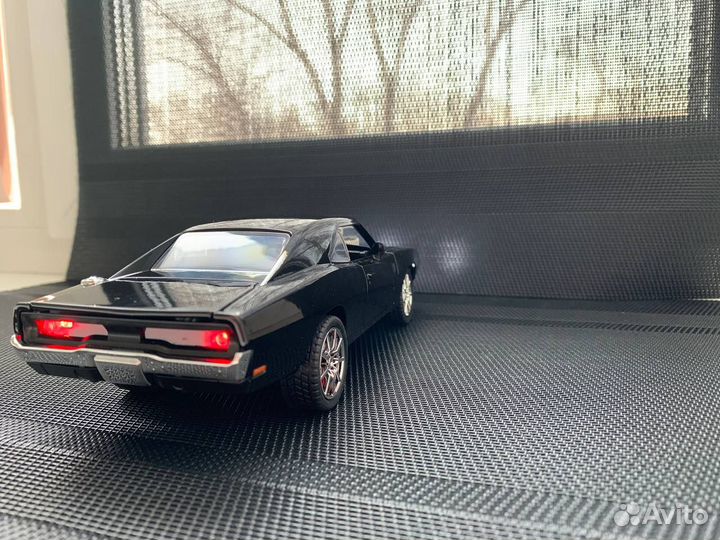 Моделька Dodge Charger