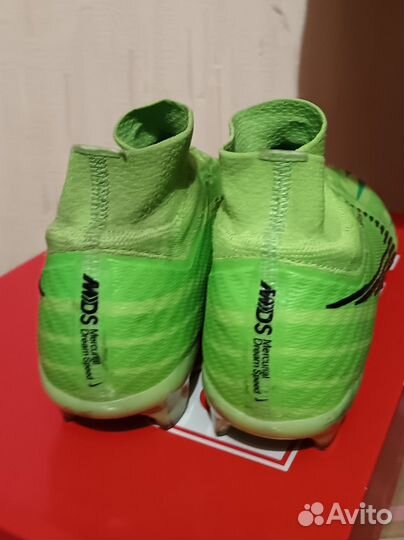 Футбольные бутсы nike