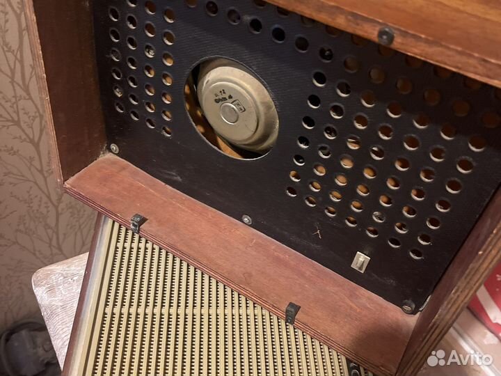 Виниловый проигрыватель