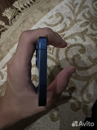 Телефон iPhone13