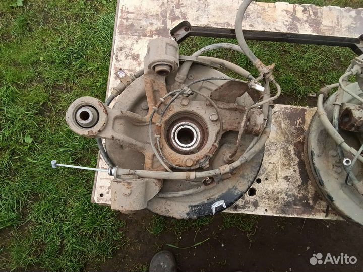 Тормозные задние кулаки в сборе