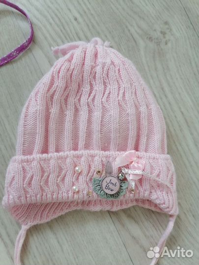 Демисезонные шапки для девочки