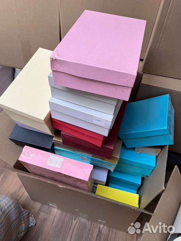 Подарочные коробки в ассортименте