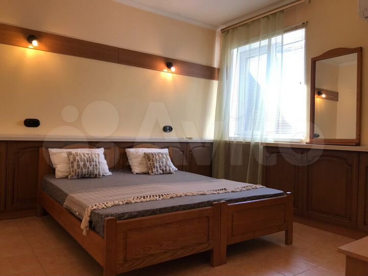 Дом 65 м² на участке 5 сот.