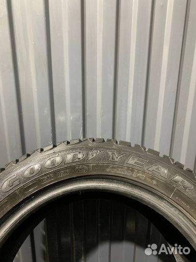 Goodyear Ultragrip 600 205/55 R16 94T