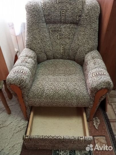 Продается кресло с ящиком