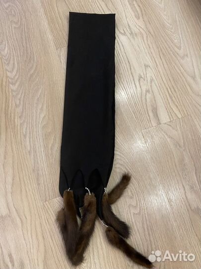 Шарф с норковыми кисточками