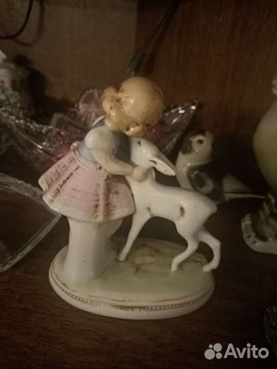 Старинная статуэтка