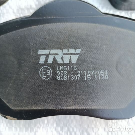 Колодки тормозные передние VAG