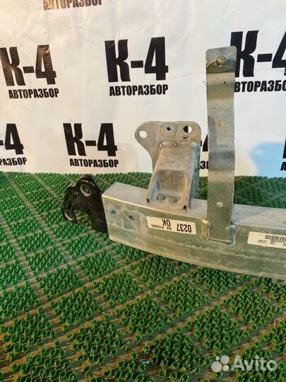 Усилитель бампера передний Genesis G70