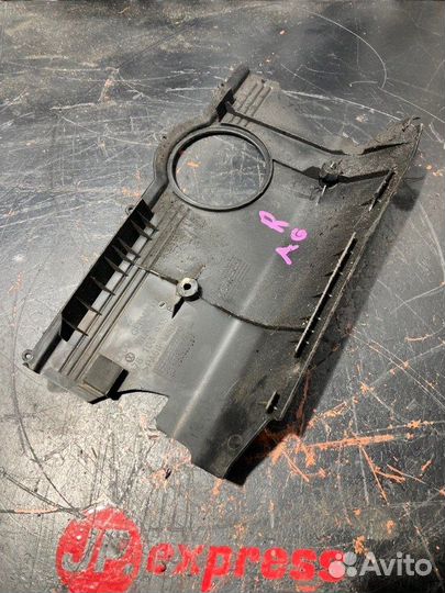 Декоративная крышка двигателя правая Audi A6 C5